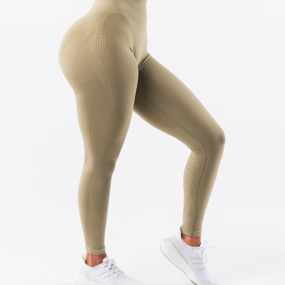 NWT ALPHALETE Women’s Amplify Contour Leggings Birch Wood Size MEDIUM - Picture 9 of 11